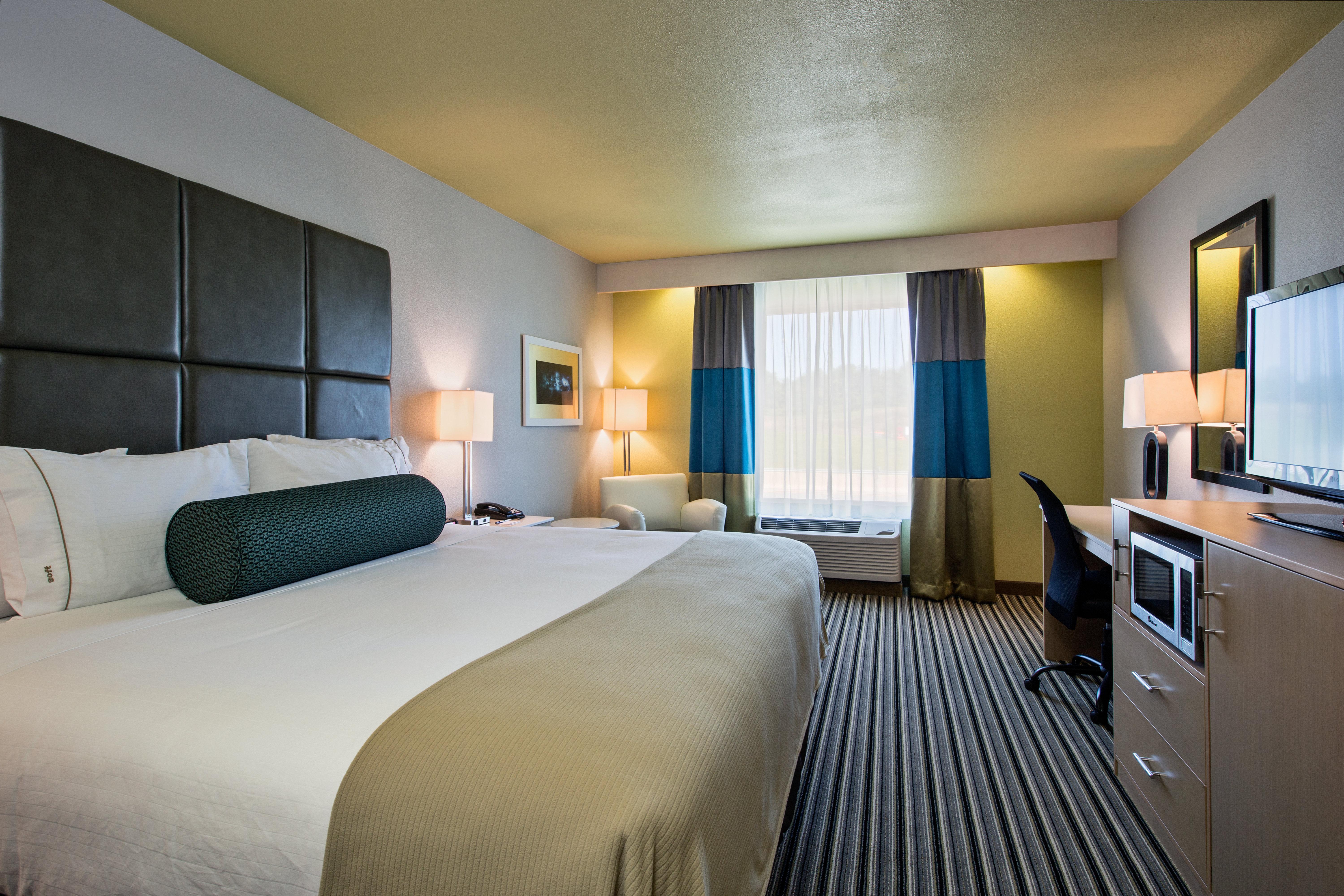 Holiday Inn Express & Suites Carlisle By Ihg Exterior photo