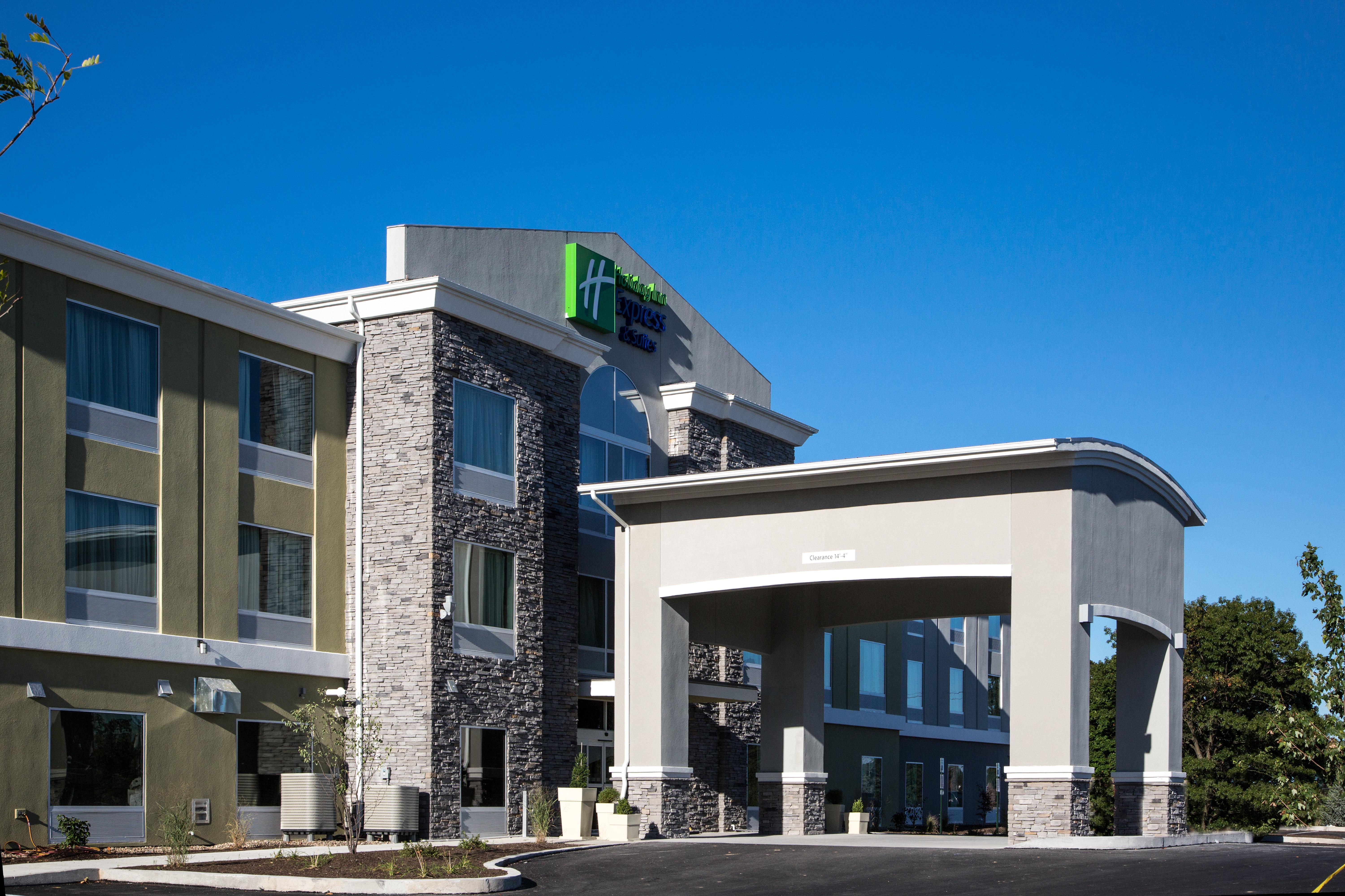 Holiday Inn Express & Suites Carlisle By Ihg Exterior photo