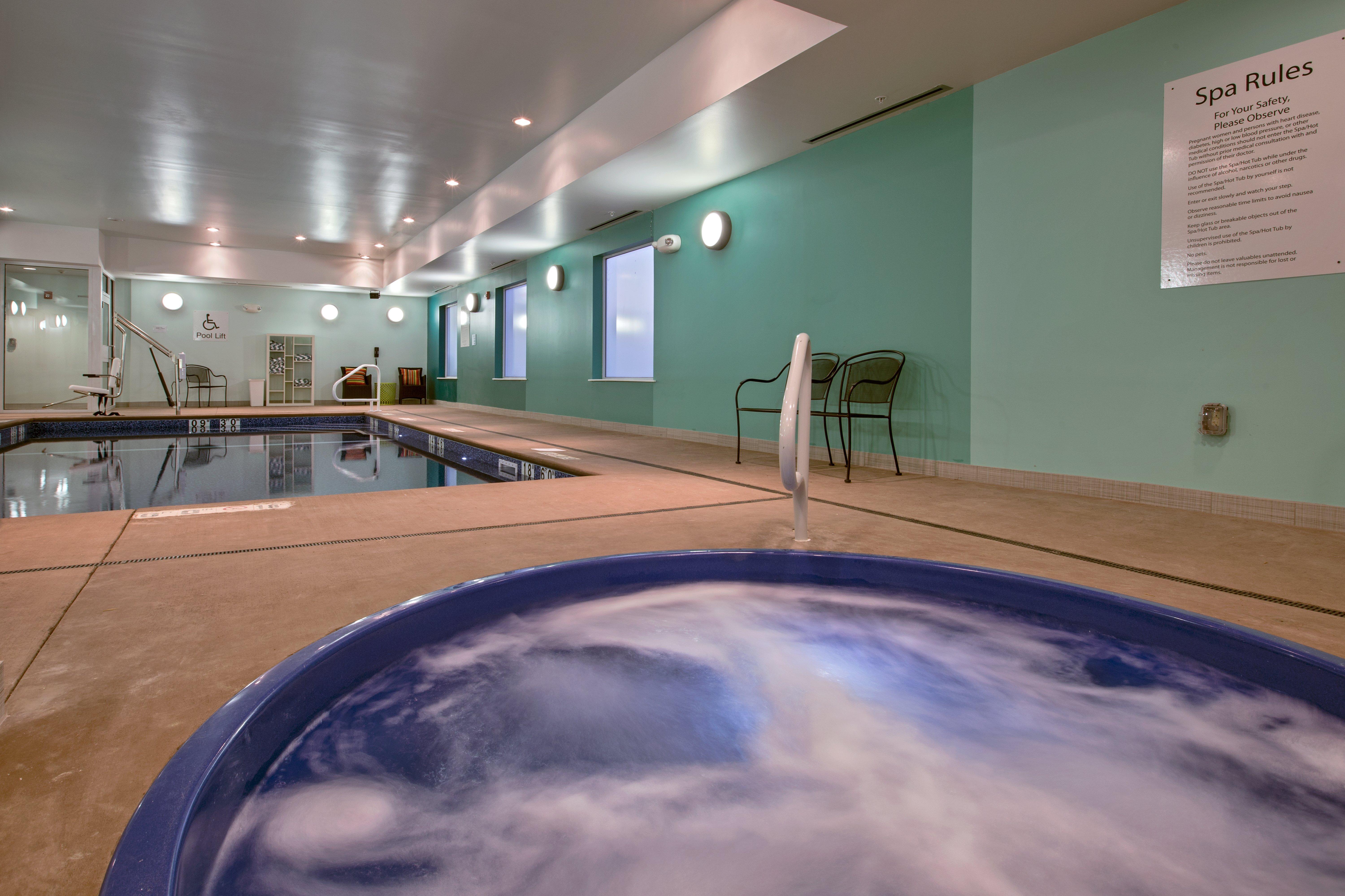 Holiday Inn Express & Suites Carlisle By Ihg Exterior photo