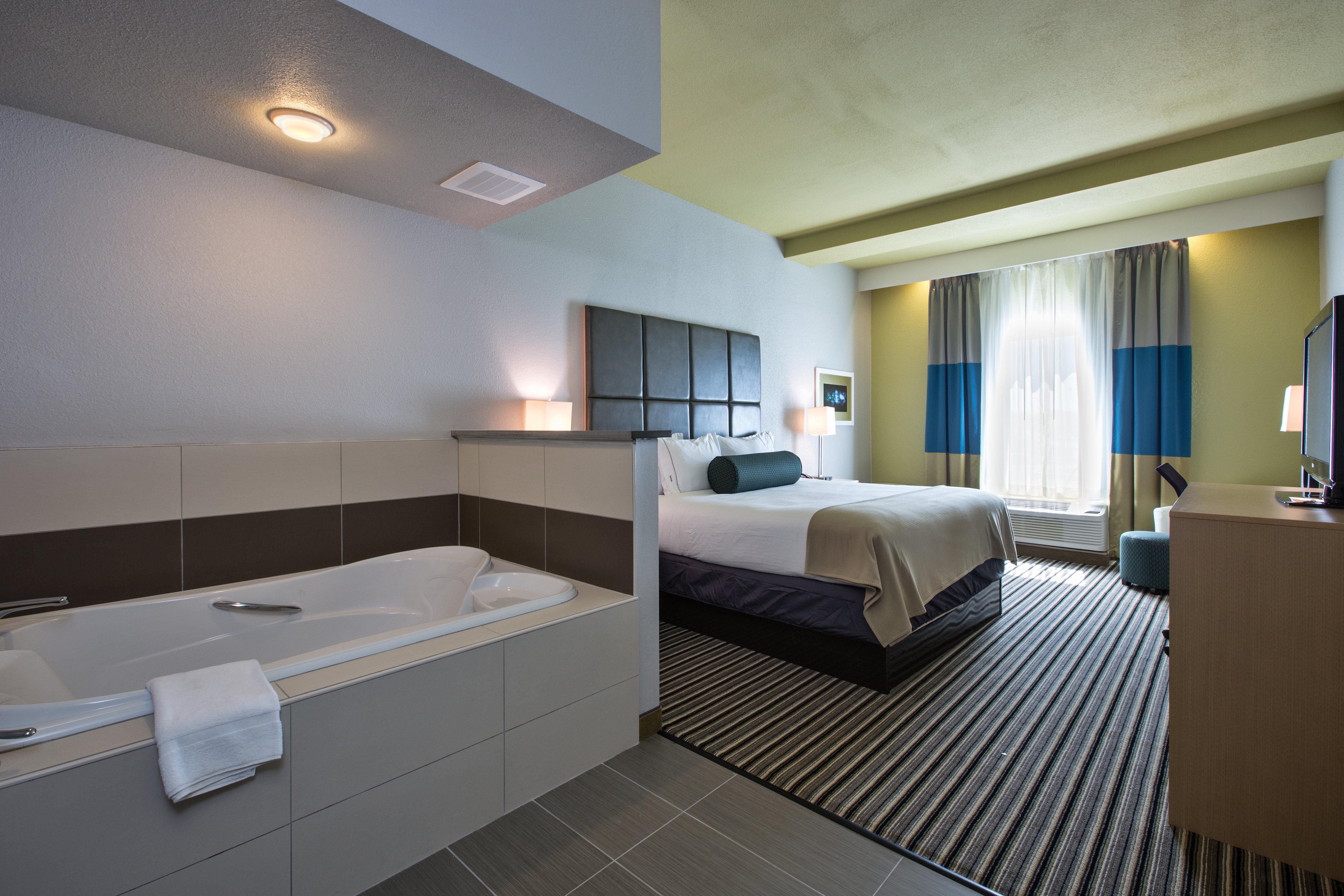 Holiday Inn Express & Suites Carlisle By Ihg Exterior photo