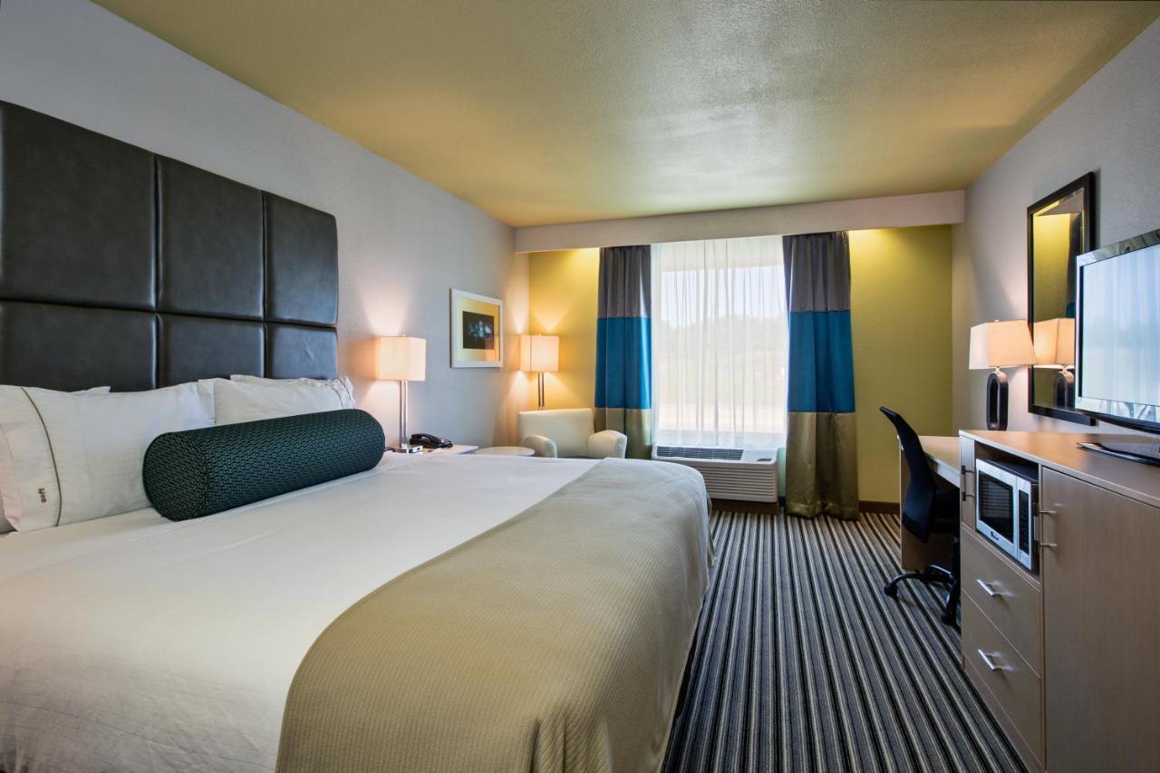 Holiday Inn Express & Suites Carlisle By Ihg Exterior photo